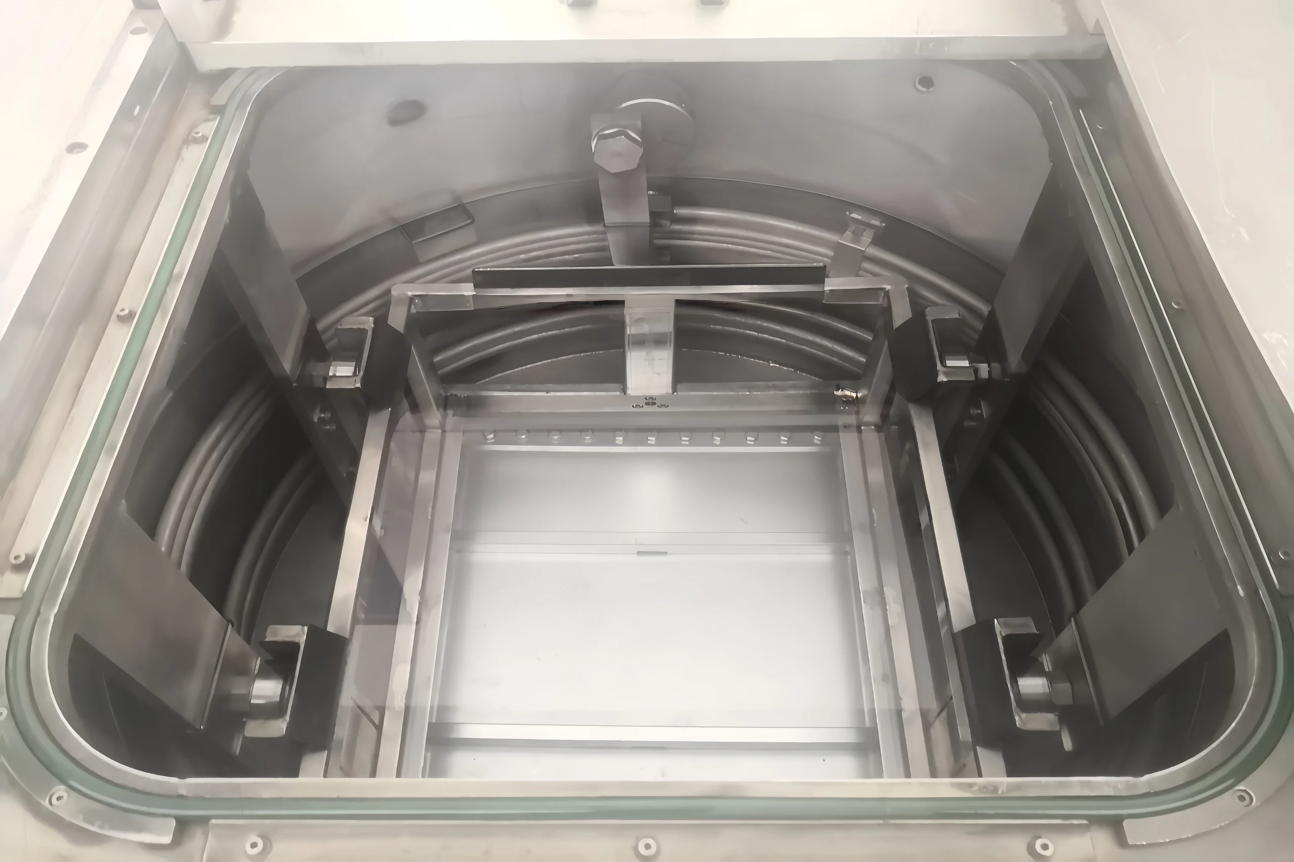 Seven-tank vacuum cleaning tank
