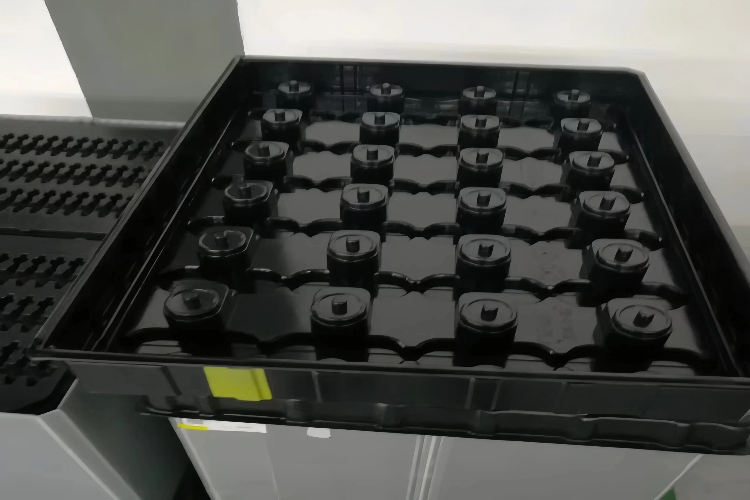 Plastic Pallet Tunnel Cleaning Machine 2